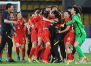 关于竞赛策略：女足比赛现场战术分析专家呈现即时解说的信息